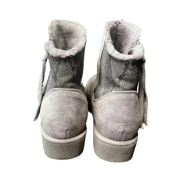 BEARPAW Megan Suede Water/Stain Repellent ankle boots, size 8, EUC - Picture 3 of 6